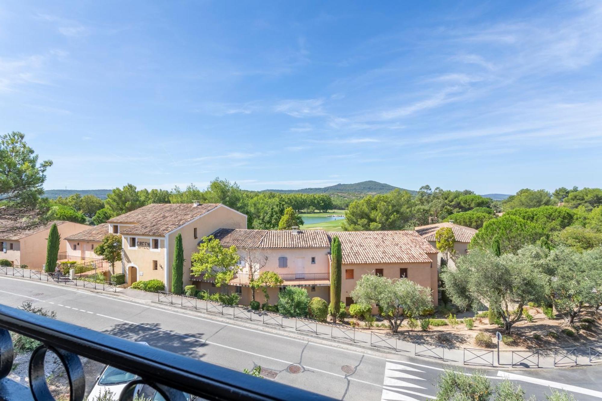 Village Pierre&Vacances Pont Royal en Provence Mallemort Exterior foto
